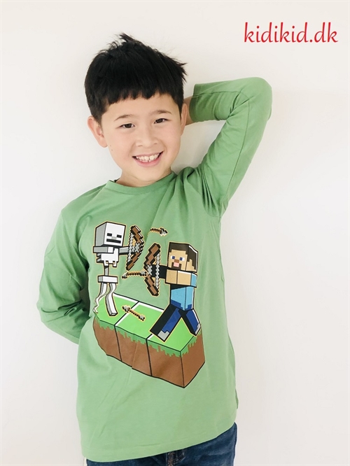 Minecraft bluse grøn , Steve og Skeleton. str.152/10-12 år